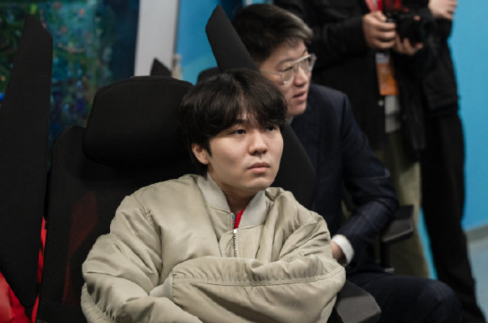 YIHAO-Rookie回归赛场，爆冷首场状态亮眼，FPX观众沸腾！的简单介绍